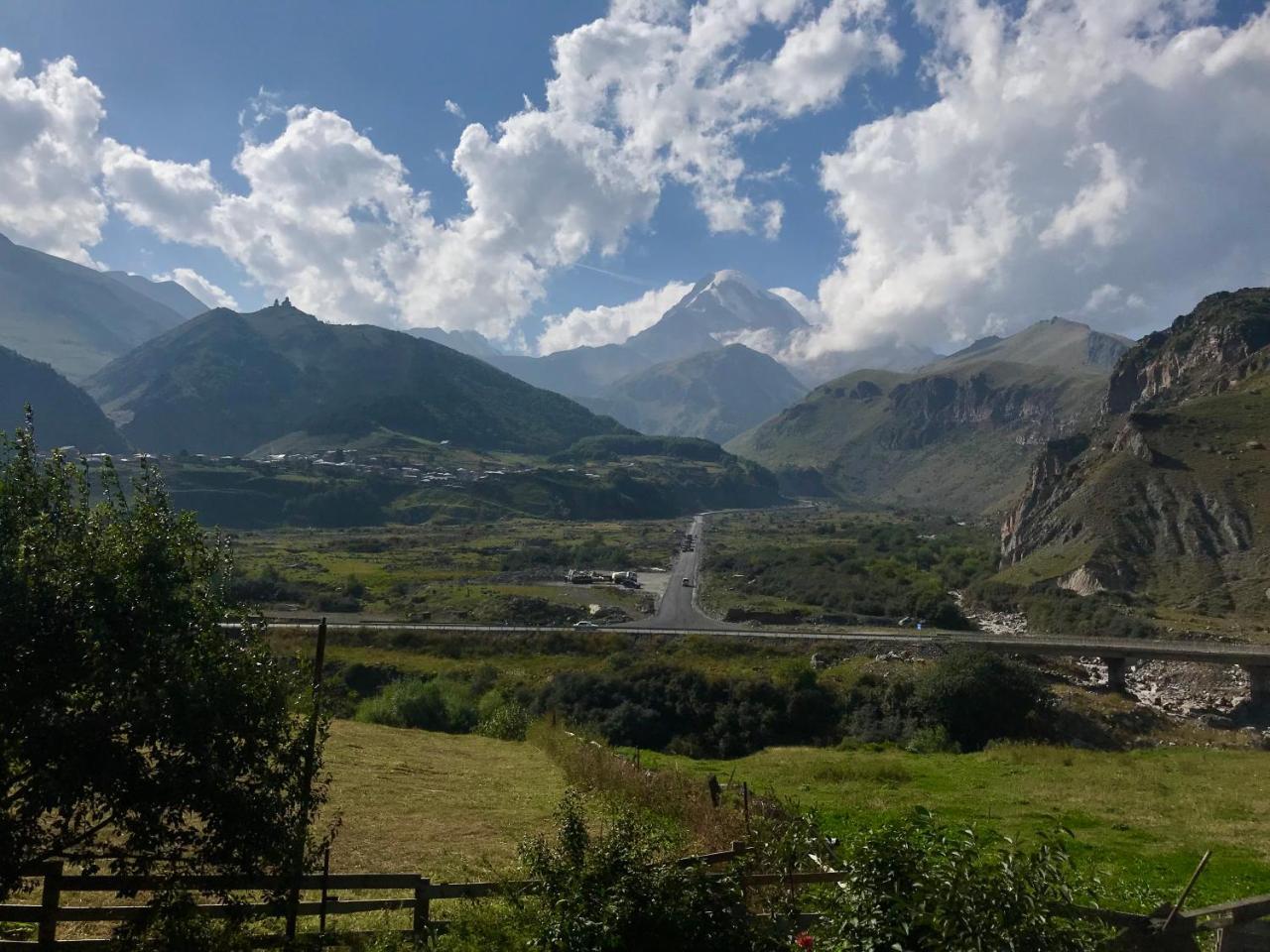 Riverside Kazbegi Eksteriør billede
