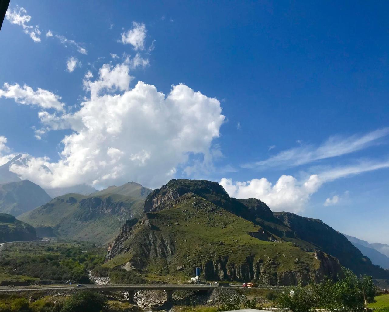 Riverside Kazbegi Eksteriør billede